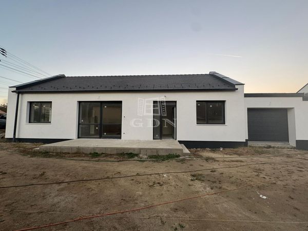 Vânzare Gödöllő Duplex