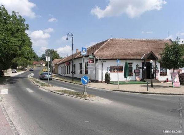 Eladó Mogyoród Telek