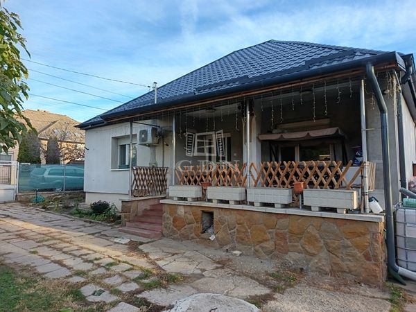 Eladó Kerepes Családi ház