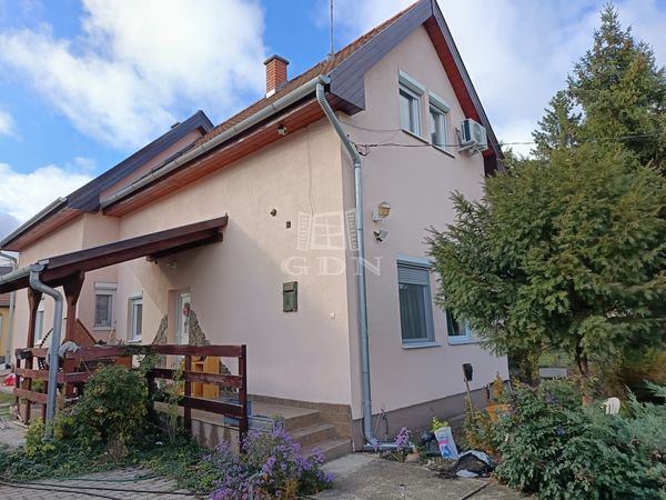 Vânzare Gödöllő Casa Familiala