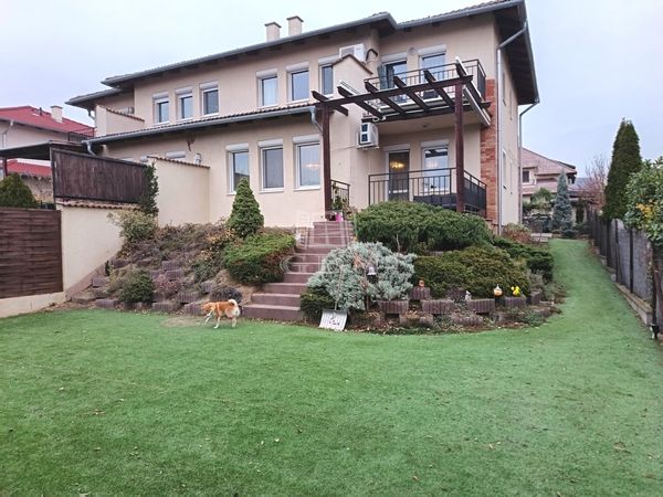 Verkauf Dunakeszi Doppelhaus