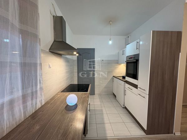 Eladó Dunakeszi Lakás (téglaépítésű)