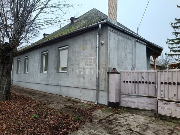 Eladó Gyöngyössolymos Családi ház