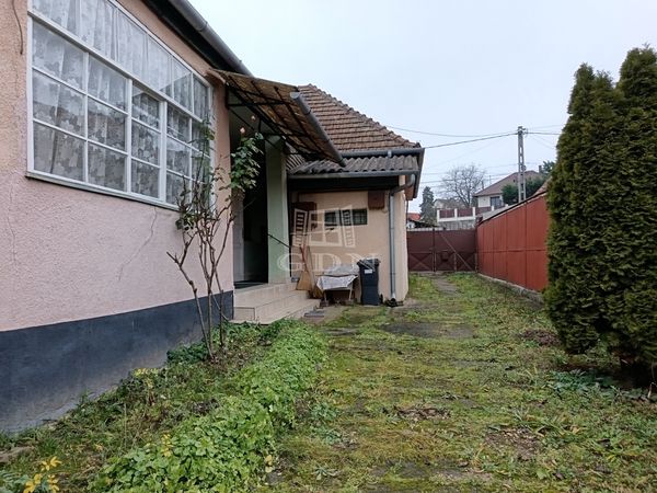 Eladó Mogyoród Családi ház