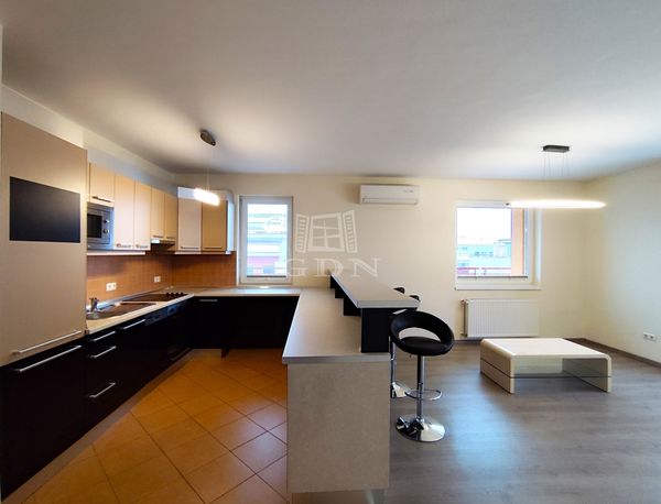 Eladó Budapest X. kerület Lakás