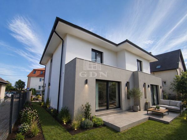 Eladó Kistarcsa Ikerház