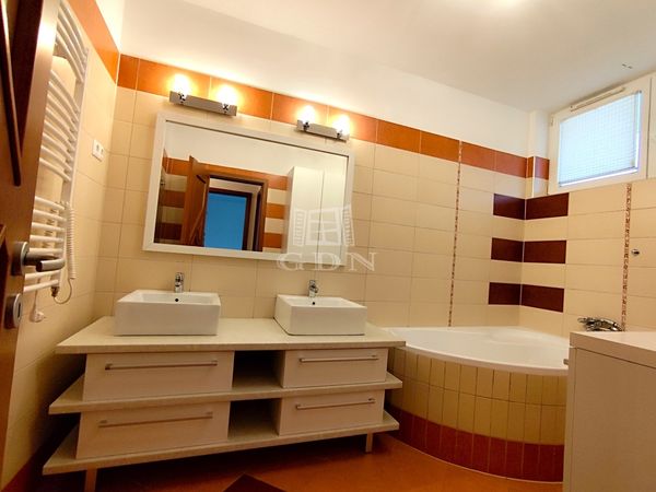 Eladó Budapest X. kerület Lakás