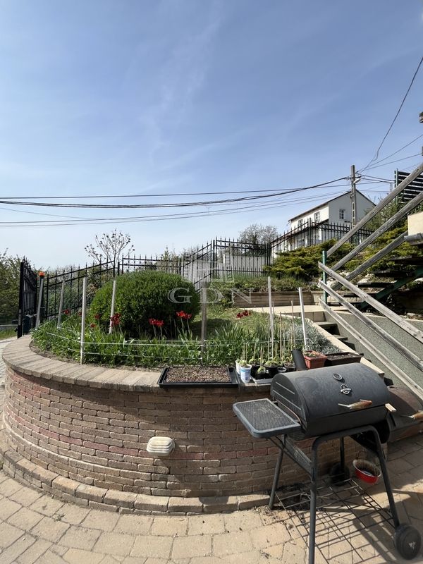 出卖 Budapest III. kerület 家庭别墅