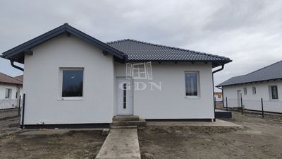 Kiskunlacháza Ikerház - 71.000.000 Ft