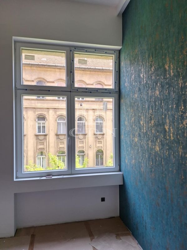 Eladó Budapest VIII. kerület Lakás (téglaépítésű)