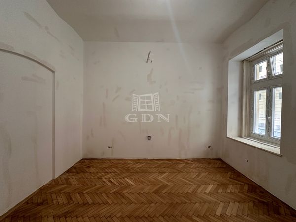 Eladó Budapest VI. kerület Lakás