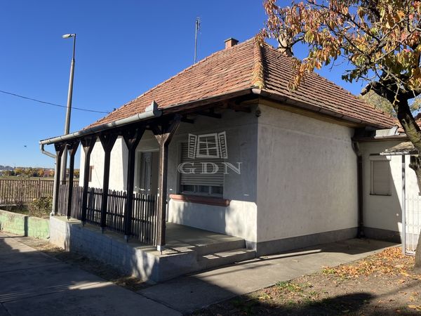 Eladó Kecskemét Családi ház