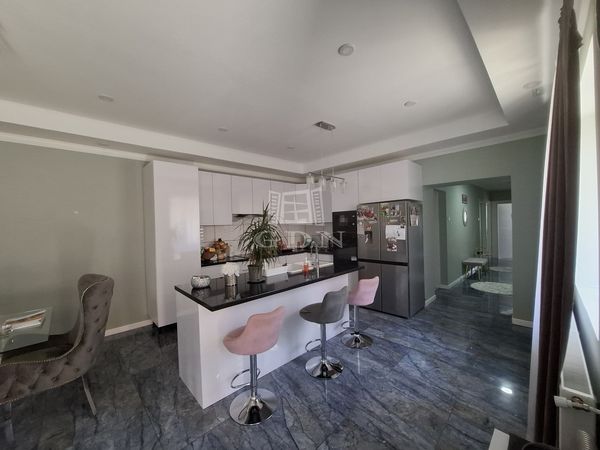 出卖 Szikszó 家庭别墅