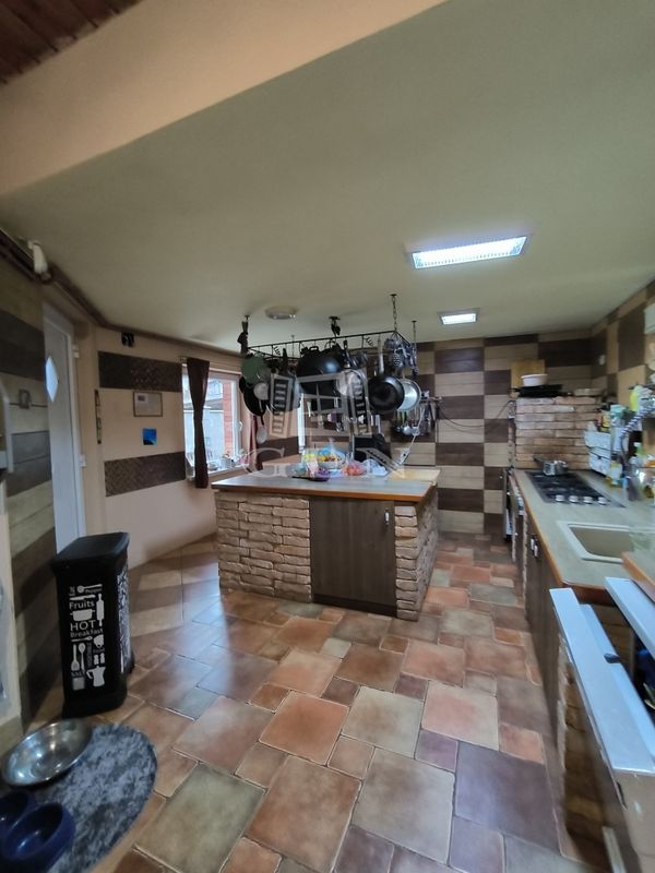 Eladó Veresegyház Családi ház