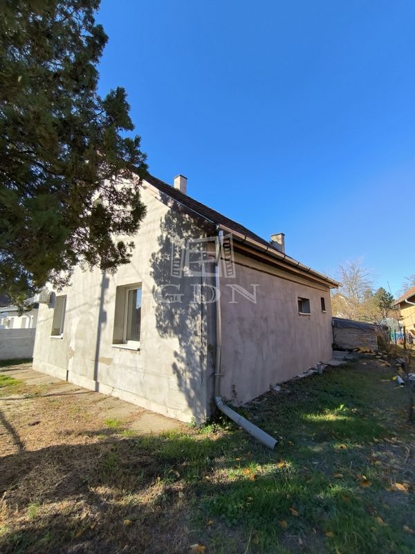 Eladó Erdőkertes Családi ház