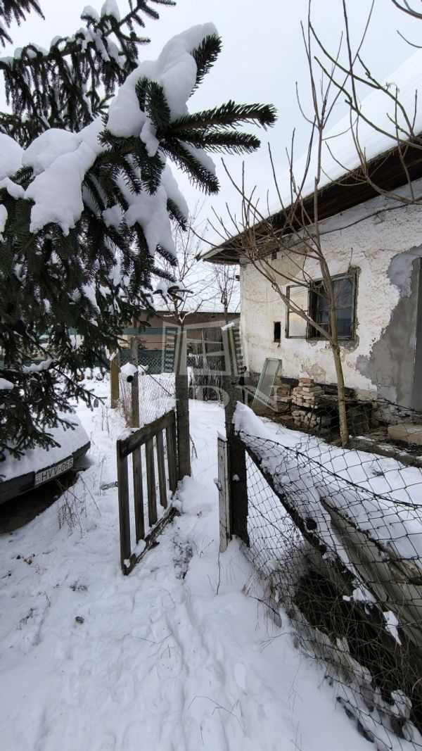 Eladó Pócsmegyer Házrész