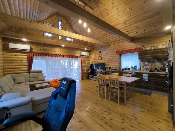 Eladó Szigetmonostor Családi ház