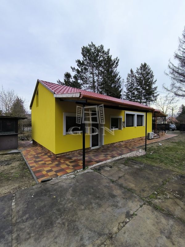 Eladó Pócsmegyer Családi ház