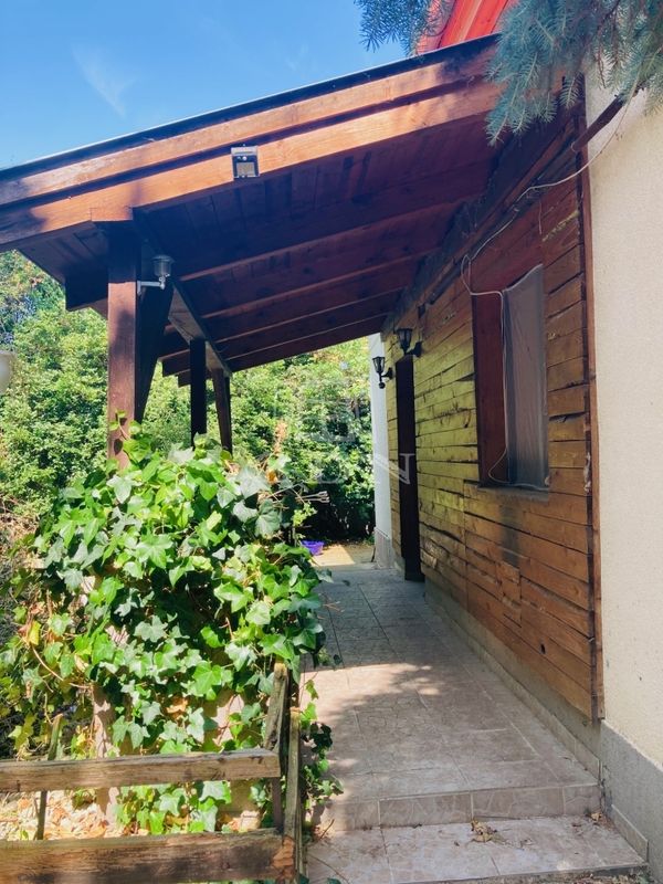 Eladó Budapest X. kerület Üzlethelyiség