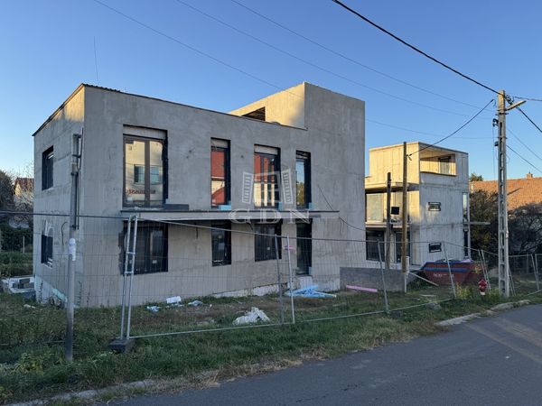 Eladó Budaörs Lakás (téglaépítésű)