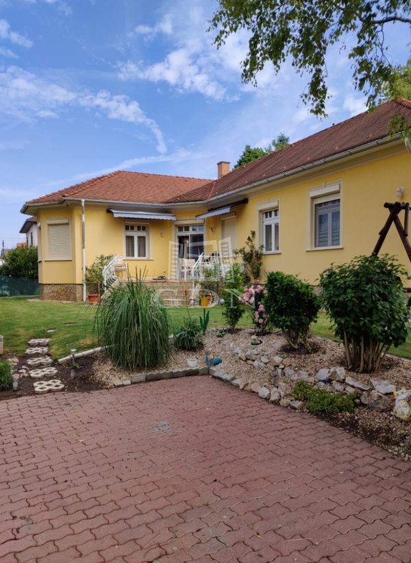 Verkauf Biatorbágy Einfamilienhaus