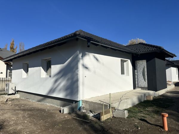 Продается Bicske Совмещенный дом