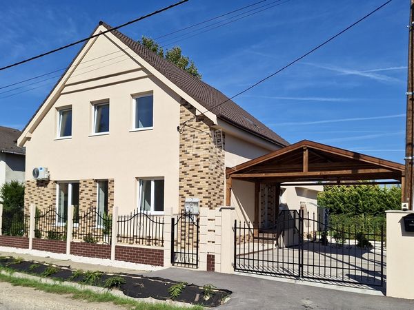 Eladó Érd Családi ház