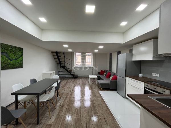 Eladó Budapest V. kerület Lakás (téglaépítésű)