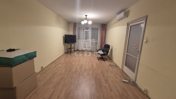 Eladó Százhalombatta Lakás (panel)