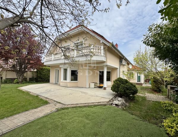 Vânzare Budaörs Casa Familiala