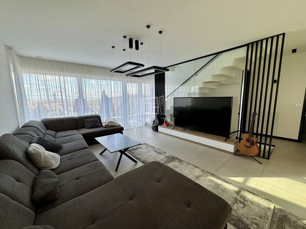 Kiadó Budaörs Családi ház