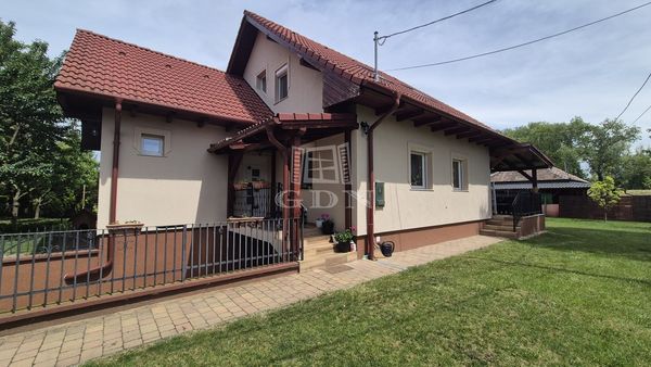 Eladó Százhalombatta Családi ház