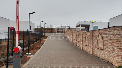 Pécs  - 129.900.000 HUF