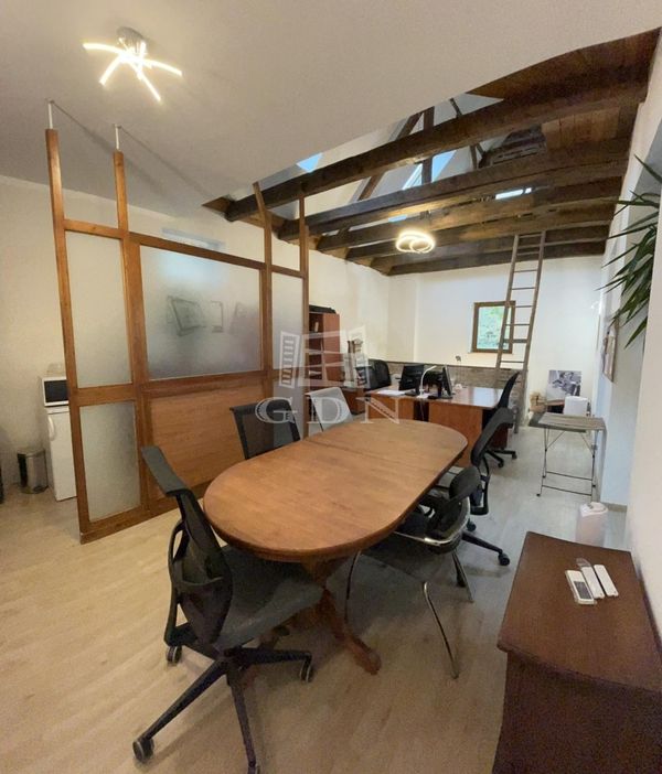 Eladó Budapest III. kerület Családi ház