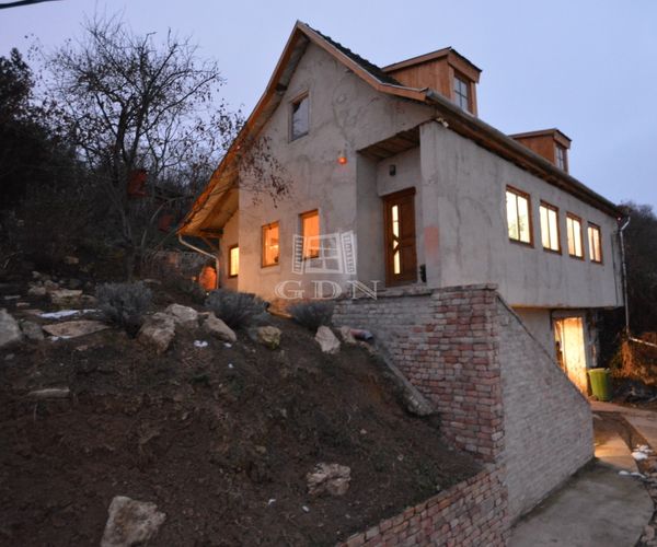 For sale Budapest III. kerület Family House