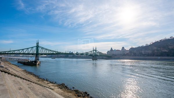 Vânzare Budapest V. kerület Locuinta (caramida)