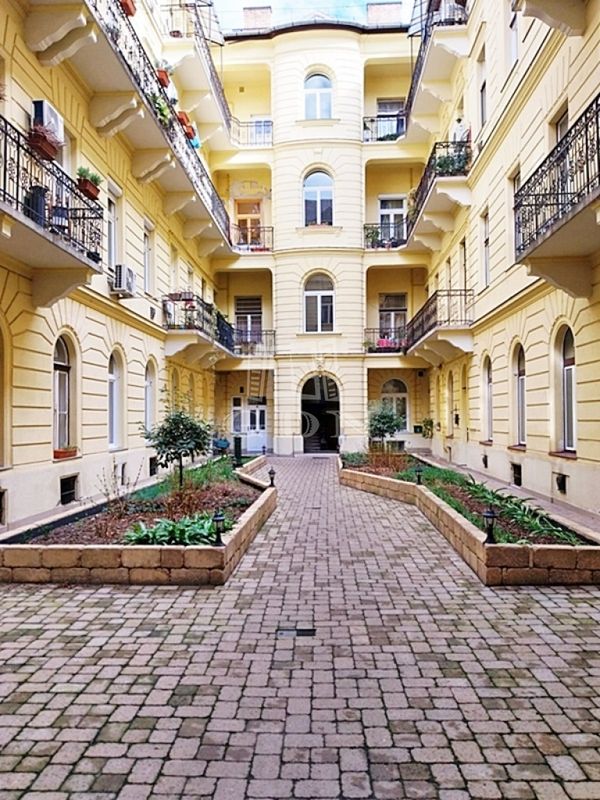 Продается Budapest XIV. kerület Квартира (кирпичная)