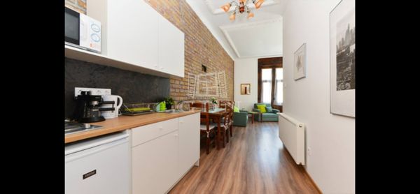 Eladó Budapest VIII. kerület Lakás (téglaépítésű)