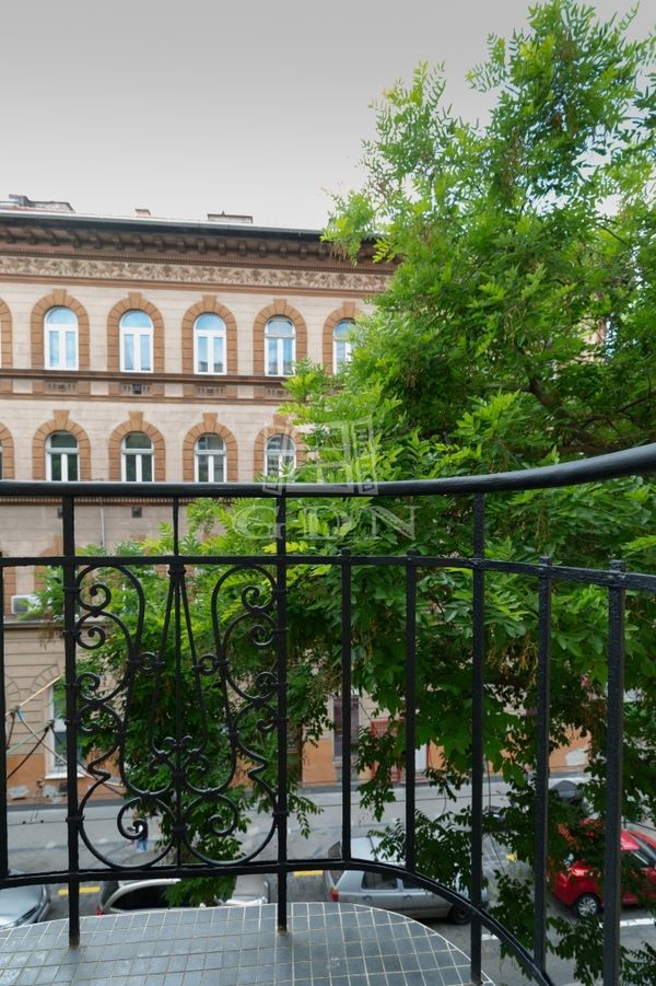 Eladó Budapest VII. kerület Lakás (téglaépítésű)