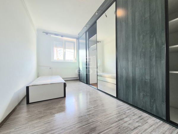 Eladó Budapest X. kerület Lakás (téglaépítésű)