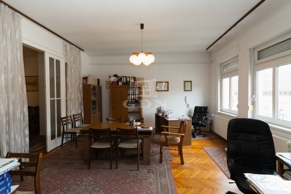 出卖 Budapest V. kerület 公寓房（砖头）