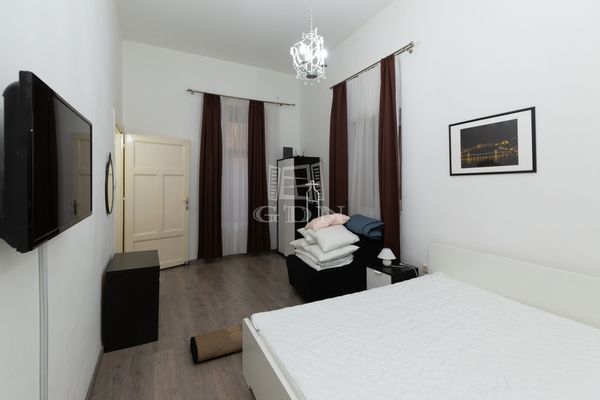 Eladó Budapest V. kerület Lakás (téglaépítésű)