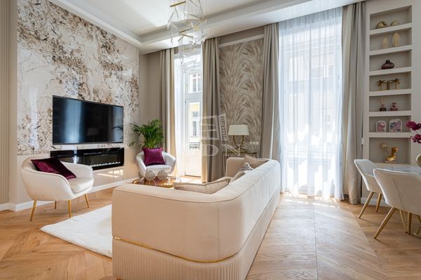 出卖 Budapest V. kerület 公寓房（砖头）