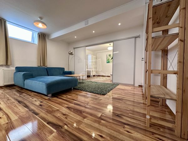 Eladó Budapest IX. kerület Lakás (téglaépítésű)