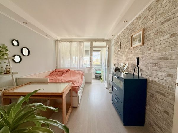 Eladó Budapest III. kerület Lakás (panel)