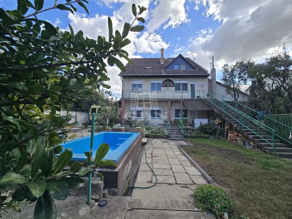 出卖 Budapest XV. kerület 家庭别墅