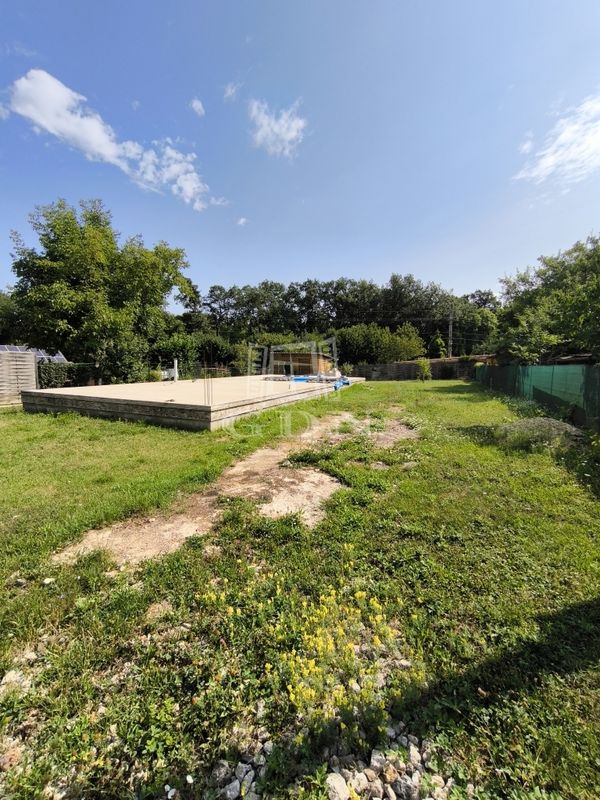 出卖 Budakeszi 土地