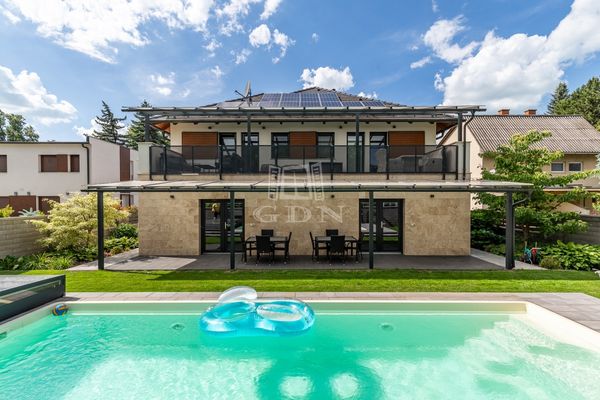 Eladó Balatonföldvár Nyaraló