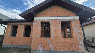 Ecser Ikerház - 89.900.000 Ft