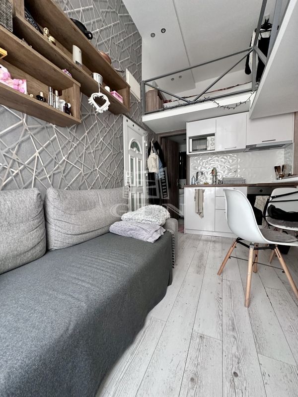 Eladó Budapest VI. kerület Lakás (téglaépítésű)